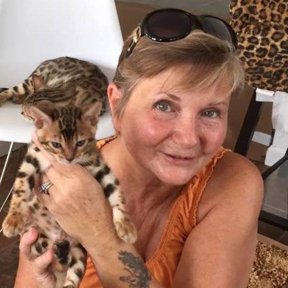 Meet your Posher, Deb - Picture 1 of 1